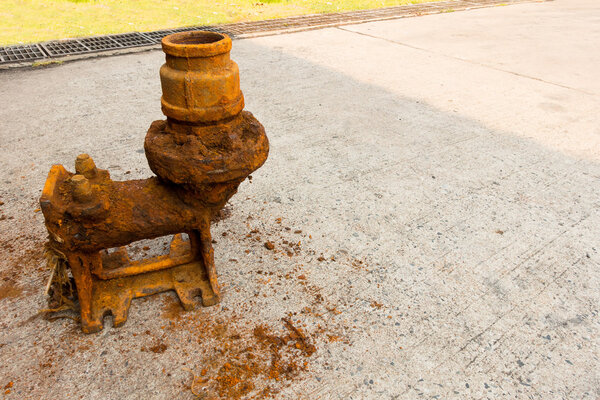 Старый канализационный насос и коррозия ржавчины
.