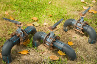 Su kontrol vanası alan çimen, Hdpe boru hattı üzerinde.