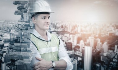 Altyapı İnşaat İnşaat ve Mühendislik Fütüristik Konsepti, Modern Mimari Şehir Gökdeleni ile İnşaat Mühendisi Çifte Teşhir. Geleceğin İnşaat Hizmetleri ve Mimarlık İşleri