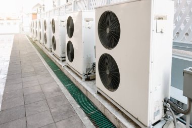 Soğutma Havalandırma ve Kontrol Sistemi, Hava Yoğunlaştırıcı Motor İstasyonu HVAC Sistemleri Binası dışında. Konut Birimleri için Elektrik Kompresörü Klima Bobini Konutlandırma Ekipmanı.