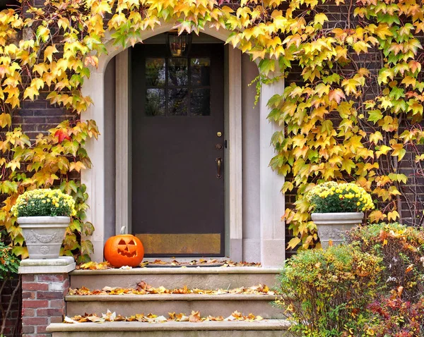 Balkabağıyla ön kapı