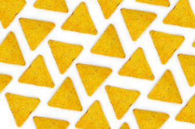 Beyaz arka planda Meksika cipsi deseni var. Tortilla cips nachos aperatif duvar kağıdı, üst manzara. Düz yatıyordu