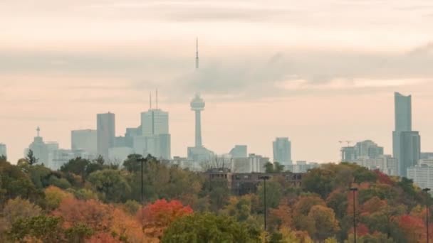 Toronto, Kanada, Hyperlapse - Hyperlapse des Stadtzentrums von Toronto von der Millwood Bridge aus gesehen — Stockvideo