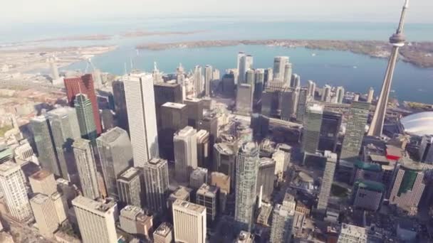 Toronto, Canada, Aérien - Le centre-ville de Toronto vu depuis un hélicoptère pendant la journée — Video