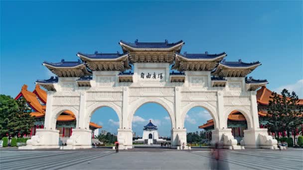Taipei, Taiwán, Timelapse - El Arco de la Plaza de la Libertad — Vídeo de stock