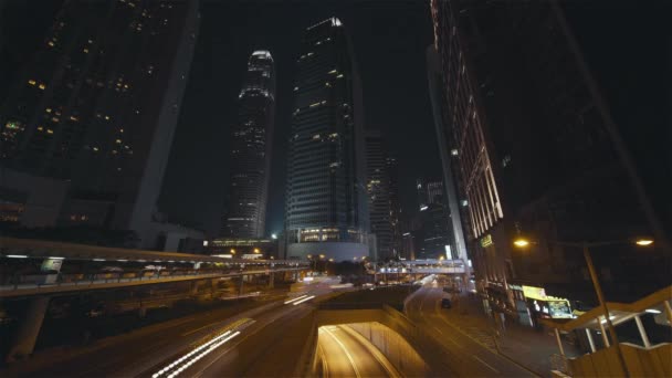 Hong Kong, Chine, Vidéo - Sentiers de voitures filmés la nuit au centre-ville — Video