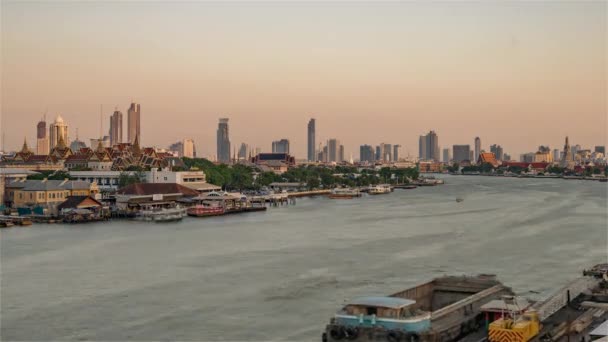 Bangkok, Thailandia, Timelapse - Il fiume Chao Phraya di giorno in notte — Video Stock