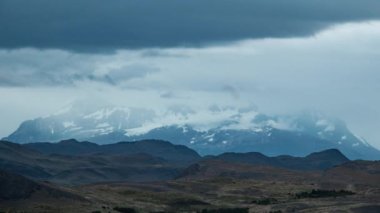 Torres del Paine, Şili, Timelapse Fırtınadan Önce Dağlar