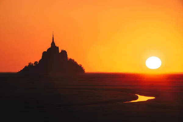 El Mont Saint-Michel al atardecer —  Fotos de Stock