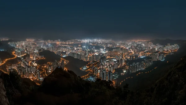 夜の香港のパノラマビュー — ストック写真