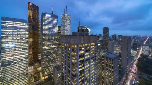 Toronto, Kanada, Zeitraffer - Torontos Innenstadt während der blauen Stunde — Stockvideo