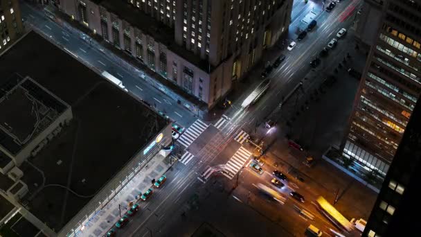 Toronto, Kanada, Timelapse King ve Bay Street 'in Gece Yarısı kavşağı — Stok video