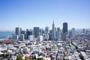 Açık mavi gökyüzü yaz, California San Francisco Cityscape görüş ile