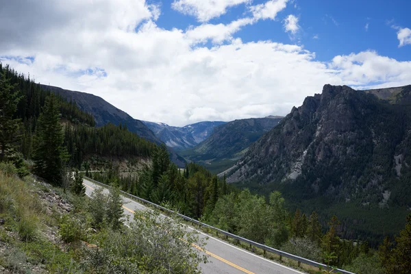 Vista panorâmica ao longo da estrada Beartooth, Montana, Estados Unidos — Fotografia de Stock