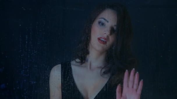 La fille au verre mouillé 