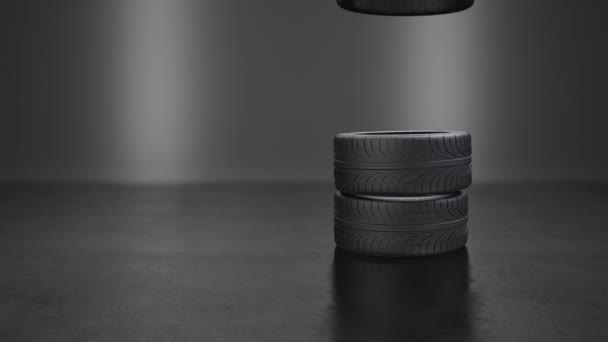 Stohovací pneumatiky a jedno boční kolo na bílém pozadí — Stock video