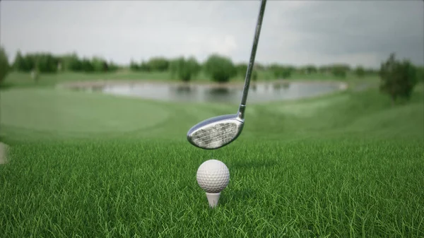 3D渲染击球高尔夫球与球杆在球场侧面的视野 — 图库照片