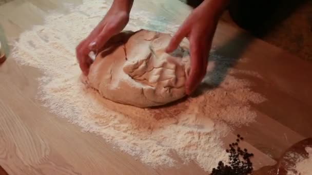 Mąka i kobieta ręce — Wideo stockowe