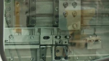 Üretim hattı, Robotik eser