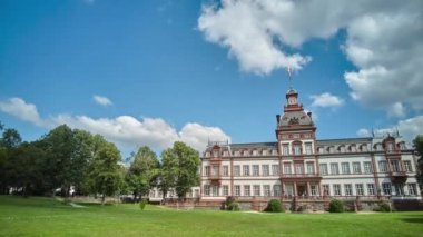 Almanya, Hanau 'daki Filippsruhe Sarayı' nın zaman aşımı. Arkadan görüntüle.