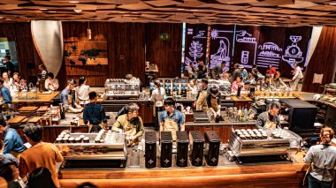 Shanghai, Çin 'deki Starbuck sancak gemisi mağazası