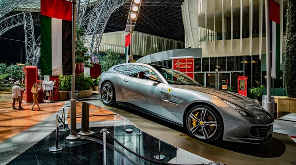 Parque temático Ferrari na cidade de Abu Dhabi — Fotografia de Stock