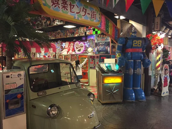 도쿄, 워터 프론트에 있는 오래 된 장난감가게 — 스톡 사진