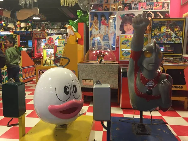 Tienda de juguetes antiguos en Waterfront, Tokio Japón —  Fotos de Stock