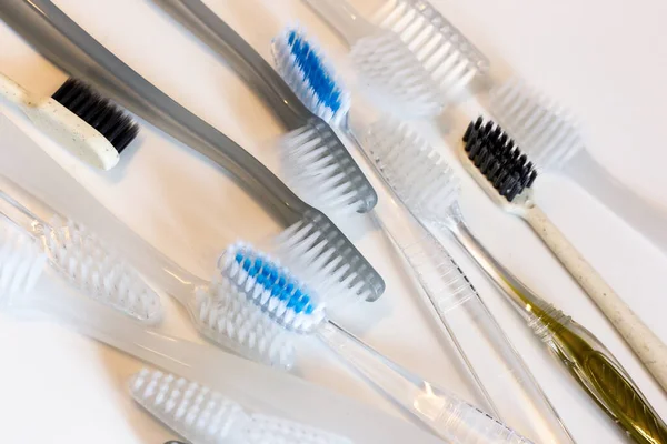 Um conjunto de escova de dentes descartável — Fotografia de Stock