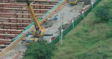 Crane inşaat alanında.
