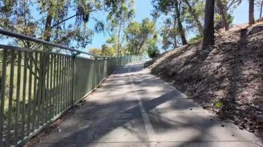 Avustralya 'nın doğal ortamında yürüyüş.