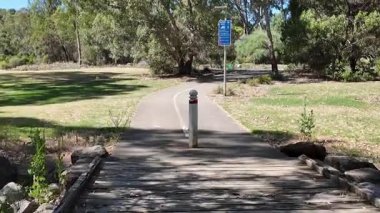 Avustralya 'nın doğal ortamında yürüyüş.