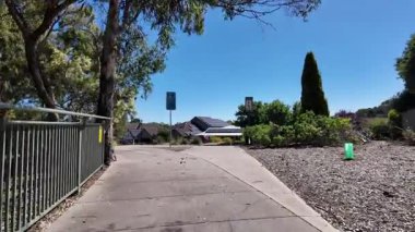 Avustralya 'nın doğal ortamında yürüyüş.