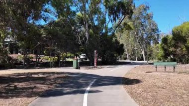 Avustralya 'nın doğal ortamında yürüyüş.