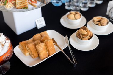 Susam, maşa tatlı ile ev yapımı kurabiye