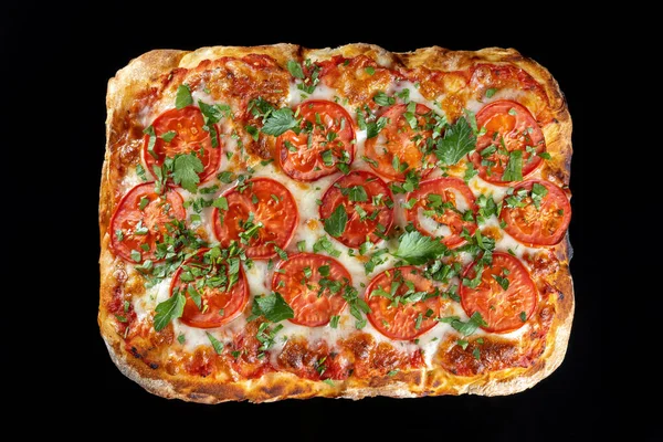 Domatesli ve maydanozlu pizza. Dikdörtgen pizza.