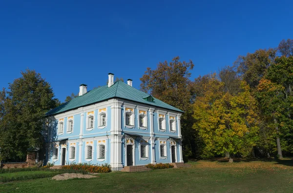 Griboyedov Manor Hmelita outbuilding. — Stock Photo, Image