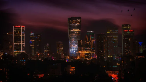 Een Stadsgezicht Gekleurde Lichten Van Tel Aviv Torens Nachts Uur — Stockfoto