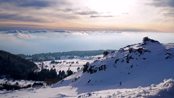 Paisaje invernal del volcán Etna en Sicilia Imagen de stock