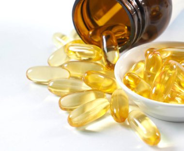 Morina ciğeri yağı omega 3 'ün resmi..