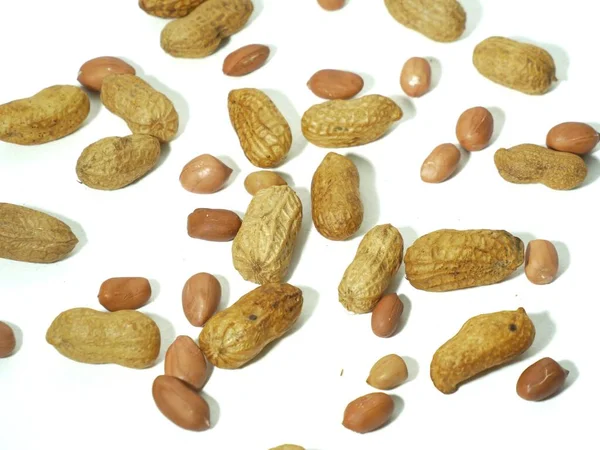 Rostade Jordnötter För Att Äta Vit Bakgrund — Stockfoto