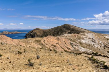 Bir Yarımadası görünümünü Isla del Sol Bol Titikaka Gölü üzerinde üzerinde