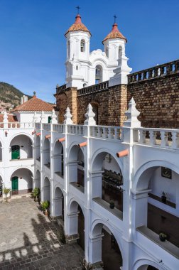 Dikey atış Felipe Neri Manastırı, Bolivya