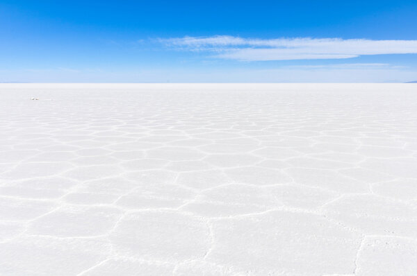 Вид на бесконечность в Салар-де-Уюни, Боливия
