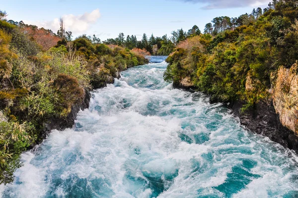 Dzikich wodach od Huka Falls, Nowa Zelandia — Zdjęcie stockowe