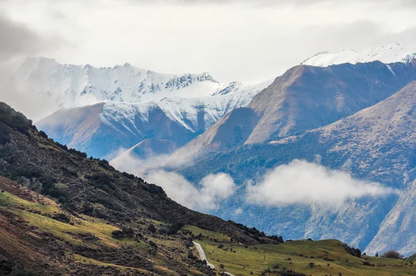 Nuages bas près de Wanaka dans les lacs du Sud, Nouvelle-Zélande — Photo