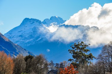 Karlı dağlar Glenorchy, Yeni Zelanda