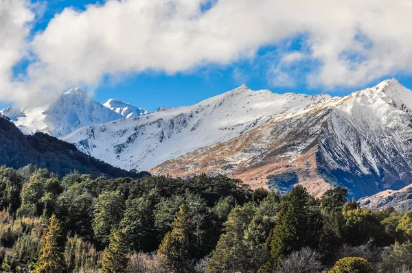 Montanhas nevadas em Glenorchy, Nova Zelândia — Fotografia de Stock