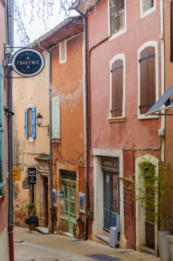 Renkli sokakları Roussillon, Provence, Fransa