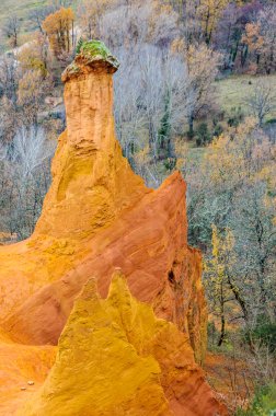 Renkli kayalıklarla Fransızca Colorado, Provence, Fransa
